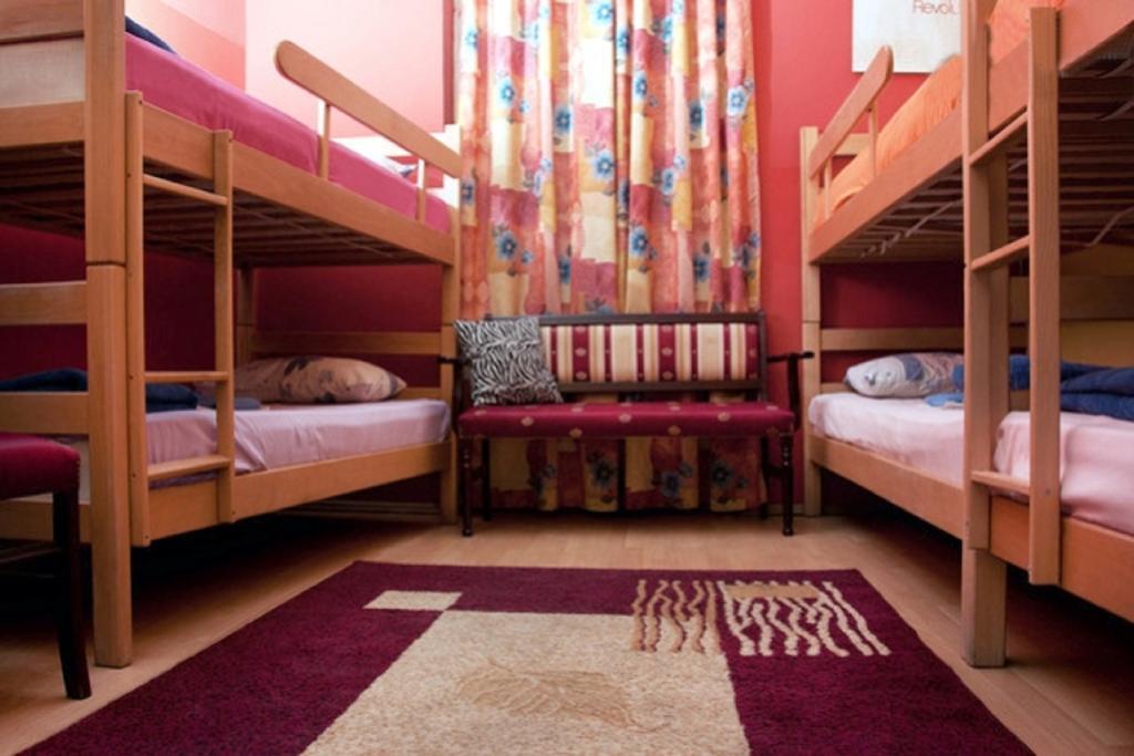 Central Station Hostel Belgrado Buitenkant foto